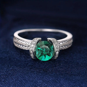 Anello di Lusso con Gemma Verde per Donne, Elegante Gioiello da Dito per Occasioni Formali - Product Image 6