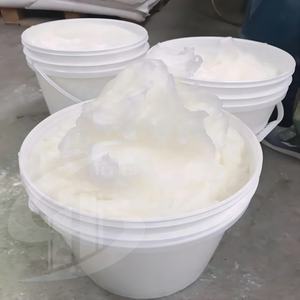 Vaseline cosmétique blanche de qualité supérieure pour l'hydratation des lèvres - Product Image 2