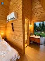 Cabane préfabriquée en bois massif, maisonnette triangulaire moderne modulaire pour hôtel, appartement, complexe hôtelier, glamping, villa de vacances