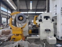Machine de formage à froid de profilés d'échafaudage