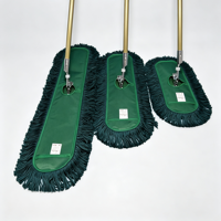 Balai à poussière plat vert robuste avec manche doré pour le balayage des grands espaces commerciaux