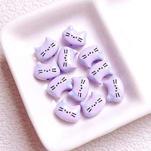 Cuentas colgantes de cabeza de gato de aleación crema de 12mm, Material de agujero Vertical DIY, accesorios de joyería, cuentas acrílicas de plástico Lucite - Product Image 4