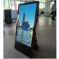 Layar iklan TV pintar Android 43 55 inci, pengisian daya baterai portabel luar ruangan tampilan LCD Digital dengan Wifi Android