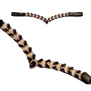 Élégante bride de cheval en cuir véritable souple avec cristaux améthyste violets, forme ondulée, fermoir à pression, cousue main, équipement équestre - Product Image 1