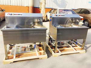 Máquina de recubrimiento de chocolate 2 M/Min Máquina de recubrimiento de chocolate con transportador Línea de recubrimiento de chocolate con túnel de enfriamiento - Product Image 4