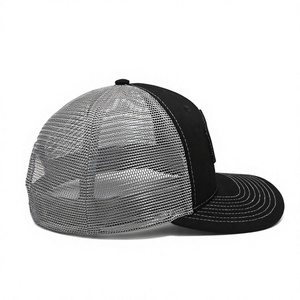 Casquette Trucker Adulte Grise en Maille Confortable à 6 Panneaux avec Patch en Cuir Personnalisable, Fabriquée en Usine au Vietnam, Style Quotidien pour Quatre Saisons - Product Image 4