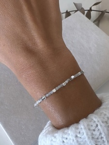Bracelet souple pour femme en plaqué or 18 carats avec petites perles cubiques facettées et pierres précieuses naturelles, idéal pour la guérison, cadeau - Product Image 1