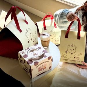 Durable Nonwoven Insulated Cooler Bag with Zipper Closure Portable & Foldable for Milk Tea Coffee Baking Cake - Product Image 1