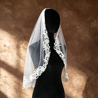 Voile de mariée vintage à bordure en dentelle, 1 couche, longueur doigt, orné de perles, élégant, avec appliques brodées, sequins et tulle, avec peigne