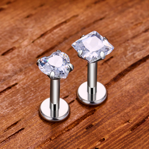 Orecchini a perno a forma di cuore quadrato in acciaio inossidabile 316L con zirconi CZ, piercing per labret e trago con filettatura interna, gioielli alla moda per il corpo - Product Image 4