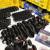 Tissage de cheveux indiens remy lisses et soyeux, cuticule vierge brute, cheveux humains indiens alignés, extension de cheveux alignés