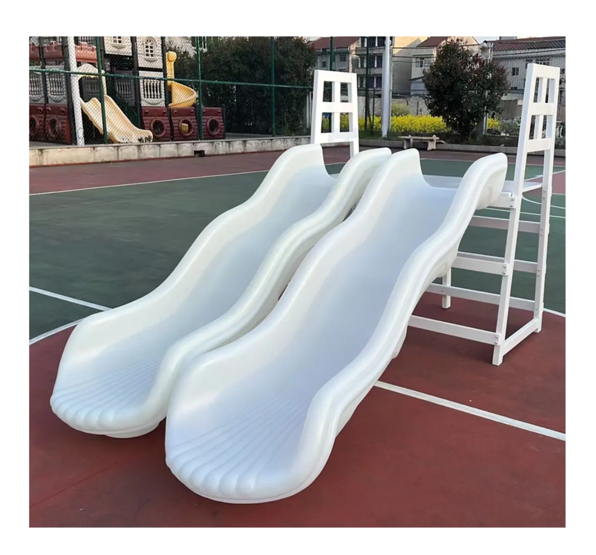 Grande partido plástico aluga soft play equipamentos crianças ao ar livre playground Branco impermeável pista dupla Slide Com escada de madeira