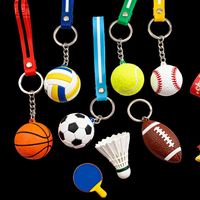 Porte-clés pendentif ballon de sport en PVC souple, motif dessin animé, étanche, léger, avec logo personnalisé et cordon de maintien