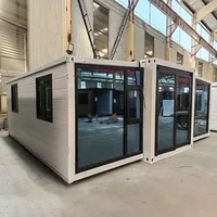 Maison conteneur modulaire préfabriquée extensible de 20 pieds et 40 pieds, maison préfabriquée moderne en kit avec mur en verre pleine hauteur du sol au plafond
