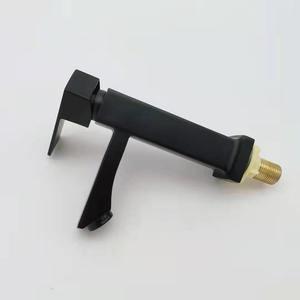 Robinet de lavabo moderne noir carré monotrou monocommande à eau froide avec cartouche céramique, à poser sur le plan - Product Image 2