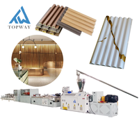 Machine de fabrication de panneaux muraux en film stratifié PVC, extrudeuse de panneaux muraux en grille rotative WPC PVC