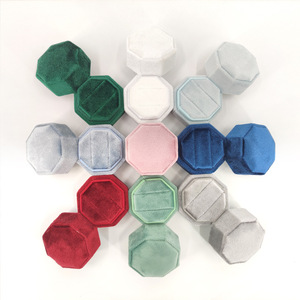 2024 New Products Customized Logo Velvet Hexagon Mini Organizer Luxury Travel Jewelry Wedding Ring Box For Engagement