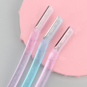 Herramienta <span class=keywords><strong>de</strong></span> Dermaplaning para mujer, maquinilla <span class=keywords><strong>de</strong></span> <span class=keywords><strong>afeitar</strong></span> para cejas con hoja <span class=keywords><strong>de</strong></span> acero inoxidable y mango <span class=keywords><strong>de</strong></span> plástico ABS, Cabeza Cuadrada para un modelado preciso - Product Image 4