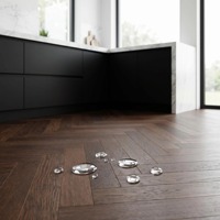 Parquet en chêne contrecollé de qualité ENF, 14 mm, avec âme multicouche en bouleau russe, grade sélectionné, motif chevrons, pour salon et parc