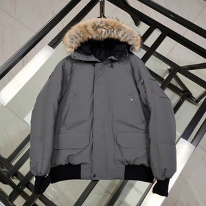 Vestes de sport personnalisées de luxe en gros, vestes noires pour hommes, manches en cuir, vestes de sport pour hommes - Product Image 1