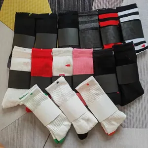 Produits de dropshipping 2026 : Chaussettes de créateur en coton de luxe de haute qualité, chaussettes classiques respirantes et confortables avec lettres - Product Image 1