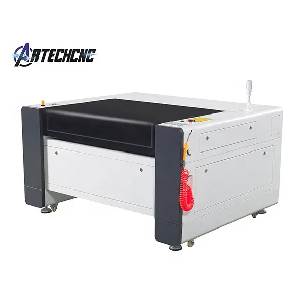 Enclosed Co2 Crystal Laser Engraving Machine With Reci Laser Tube For Metal And Nonmetal Cutting