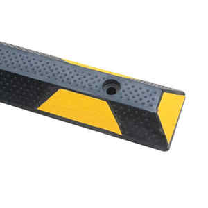 ขอบยางสีดำสำหรับงานหนักมีแถบสะท้อนแสงสีเหลืองบล็อกจอดรถเป้าหมายและตัวหยุดล้อ - Product Image 2