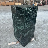 Table basse en marbre naturel vert foncé, table d'appoint en marbre, design luxueux, surface polie, durable pour le mobilier de salon