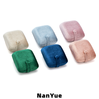 Boîtes à bijoux en velours de haute qualité, vente en gros, logo personnalisé, étui de rangement pour bagues, étui portable pour bagues de mariage et de fiançailles, emballage cadeau
