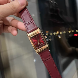 Montre à quartz carrée réversible vintage minimaliste pour femme avec petite seconde, bracelet en cuir bordeaux, élégante et décontractée - Product Image 2