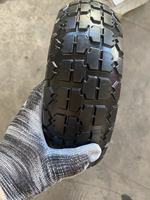 Chine 300-4 roues de brouette en caoutchouc