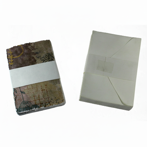 Cartes imprimées en offset personnalisées sur papier fait main, apparaissent peintes à la main avec des couleurs à l'eau, papeterie et cartes véritablement écologiques - Product Image 1