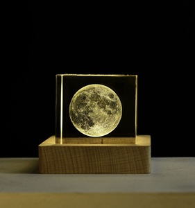 MH-TF0254 2024 New Night Light Laser Moon Crystal Block Cube Paperweight with Wooden Light Base