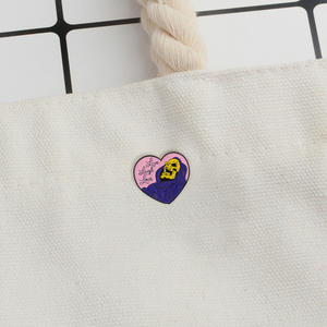 بروش كلاسيكي على شكل جمجمة ، للرجال والنساء, بروش كلاسيكي على شكل قلب ، بروش على شكل جمجمة ، شارات للتنكر ، على الظهر ، دبابيس للرجال والنساء ، هدايا على شكل حرف v ، بروش على شكل جمجمة ، هدية على شكل حرف v للنساء والرجال - Product Image 4