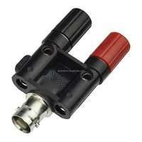 GLOBALTONE GT1-1582B BNC Femelle vers Double Prise Banane 4mm Bornier Plastique & Métal Rouge & Noir