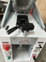 Presse pneumatique à tête unique pour semelles de chaussures, équipement de fabrication de chaussures pour l'assemblage des semelles, machine à presser les semelles de chaussures