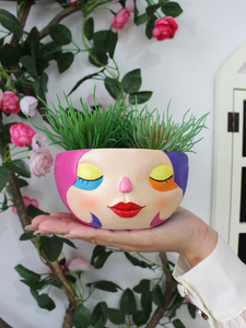 Résine personnalisée abstrait coloré visage jardinière unique <span class=keywords><strong>arc</strong></span>-<span class=keywords><strong>en</strong></span>-<span class=keywords><strong>ciel</strong></span> succulente tête jardinière Art abstrait Pot de fleur pour la décoration intérieure - Product Image 3