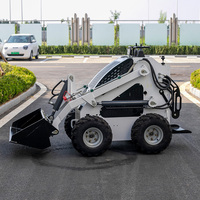 Minipala Gommata Compatta CE ISO EPA con Motore Diesel da 35 CV, 700 kg, con Benna, Trivella, Spazzaneve, Trituratore Forestale, Martello Demolitore e Scavatrice a Catena