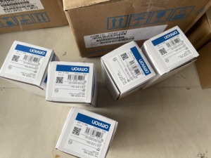 Omron <b>Timer</b> <b>Relay</b> H3CR-H8L - Product Image 1