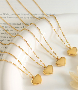 Caliente venta al por mayor tridimensional Simple corazón amor Collar chapado en oro 18K titanio acero clavícula cadena amantes - Product Image 1
