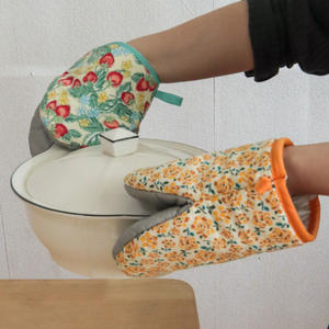 Maniques de cuisine Homey 14x18cm résistantes à la chaleur, motif végétal imprimé, pour la manipulation des couvercles de casseroles et faitouts en émail - Product Image 2