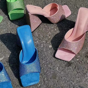 Sandalias con Tacón Grueso y Cristales en Forma Especial, Sandalias de Punta Cuadrada para Mujer, Tallas Grandes, Directo de Fábrica - Product Image 1