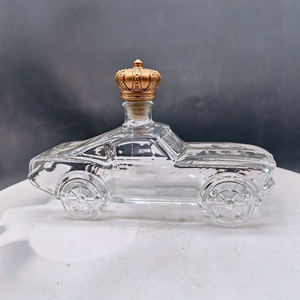 Vente Flash : Carafe à whisky en verre soufflé à la main, forme de voiture de sport vintage, avec bouchon couronne, créative - Product Image 2