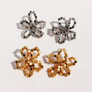 Pendientes de Acero Inoxidable con Lazo, Diseño Moderno 2025, Pendientes Redondos con Cuentas de Oro de 18K para Mujer, Joyería al por Mayor - Product Image 6