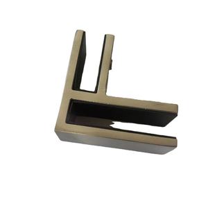 درابزين حائط خارجي بتصميم حديث من الفولاذ المقاوم للصدأ بزاوية 90 درجة مع حامل زجاج مرآة بسور من الساتان - Product Image 4