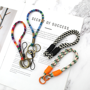 Bán Buôn Tùy Chỉnh Đầy Màu Sắc Dệt Thân Thiện Với Môi <span class=keywords><strong>Polyester</strong></span> Dây Buộc Dây Đeo Điện Thoại Di Động Quyến Rũ Dây Cổ Tay UV In Ấn Tùy Chỉnh Thiết Kế - Product Image 2