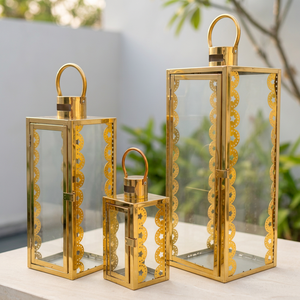 เชิงเทียนโลหะสแตนเลสชุบทองหรูหรา ดีไซน์โคมไฟสำหรับตกแต่งบ้านและลานบ้าน - Product Image 1
