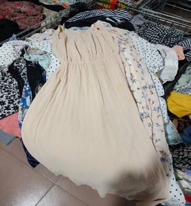 Vestido de Seda Usado de Primera Calidad al por Mayor, Elegante Traje de Noche de Seda para Cenas Formales, Ceremonias y Viajes - Product Image 1