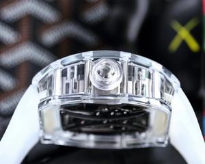 นาฬิกาข้อมือทรงกระบอกอัตโนมัติกันน้ำคุณภาพสูงขายส่ง พร้อมหน้าปัดคริสตัลแซฟไฟร์และคาร์บอนไฟเบอร์ - Product Image 3