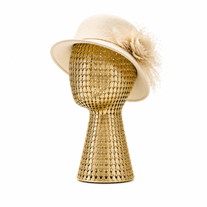Expositor de cabeza de maniquí hexagonal dorado de alambre de gallinero con cuello para exhibición de pelucas, sombreros y accesorios para la cabeza, para venta minorista - Product Image 1
